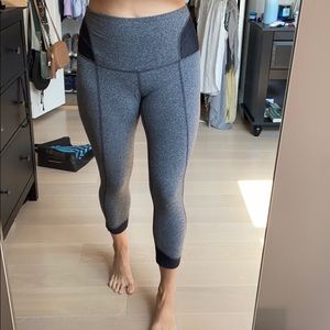 Lululemon cropped grey and black leggings